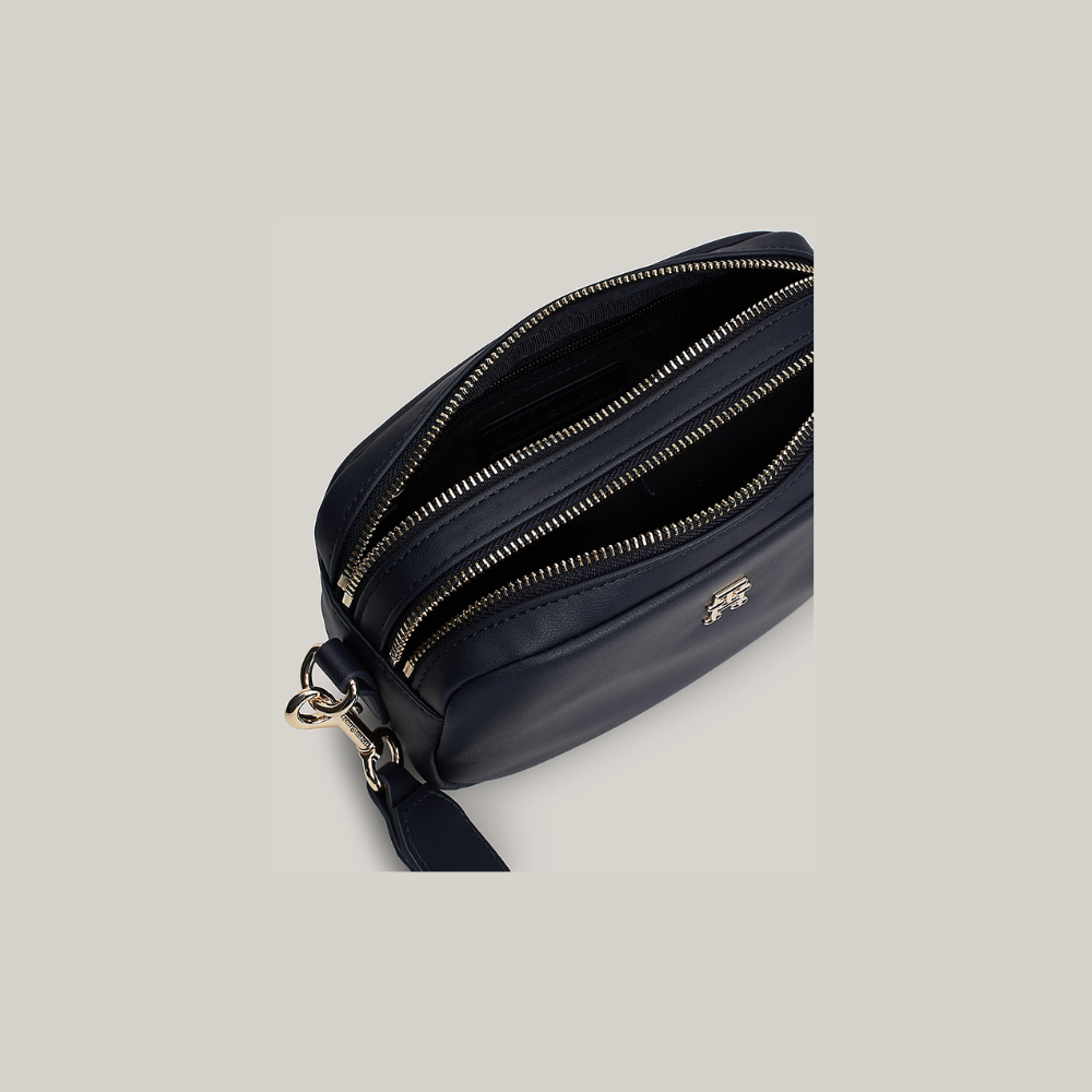 Poppy Reform Blue-Tommy Hilfiger-Sacs.-Maroquinerie Fortunas-Mouscron Poppy Reform Blue-Tommy Hilfiger-Sacs.-Maroquinerie Fortunas-Mouscron