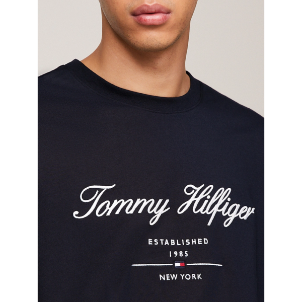 Tee-shirt Script-Tommy Hilfiger-Vêtements & Co.-Maroquinerie Fortunas-Mouscron