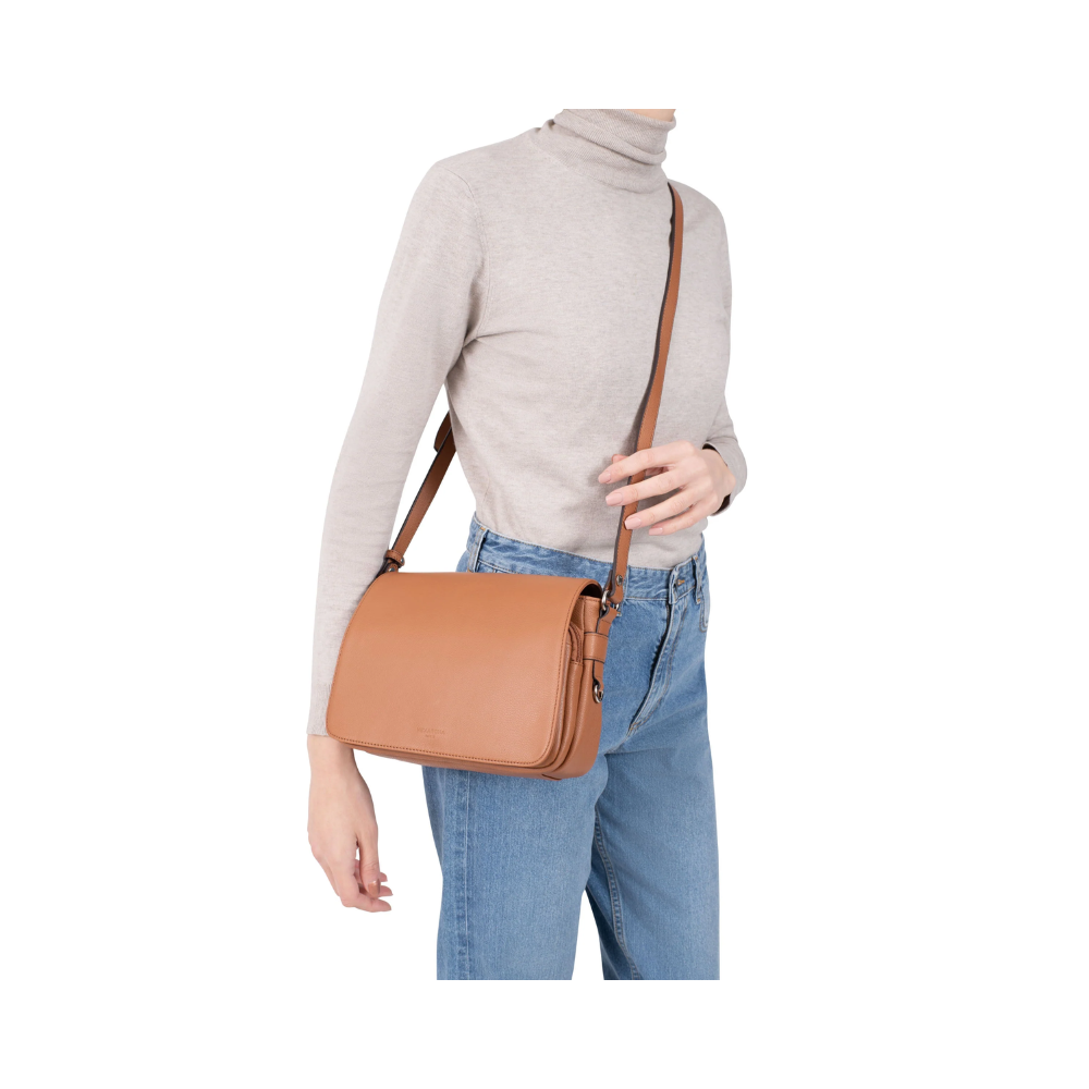 Besace Flap Tan-Hexagona-Sacs-Maroquinerie Fortunas-Mouscron