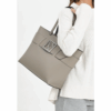 Suzie Shopping Taupe-Armani-Sacs-Maroquinerie Fortunas-Mouscron