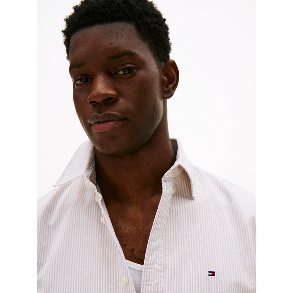 Chemise Oxford Safari-Tommy Hilfiger-Vêtements & Co.-Maroquinerie Fortunas-Mouscron Chemise Oxford Safari-Tommy Hilfiger-Vêtements & Co.-Maroquinerie Fortunas-Mouscron